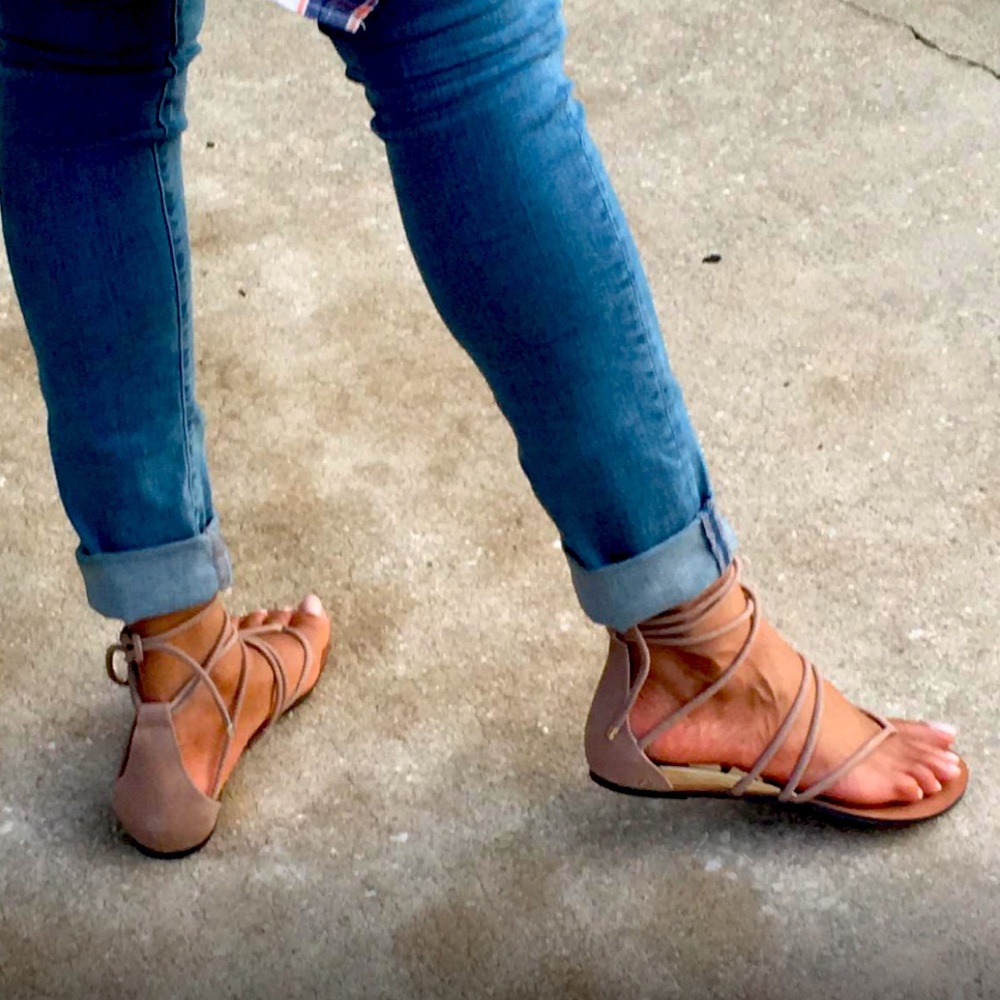Vince Camuto Adelson gladiator sandal in Nude 6.5